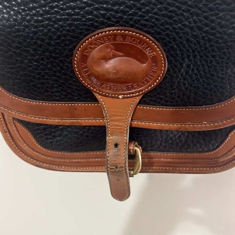 Dooney & Bourke Smaller Size Surrey Vintage  Crossbody Rare 90's Vintage - Picture 11 of 17